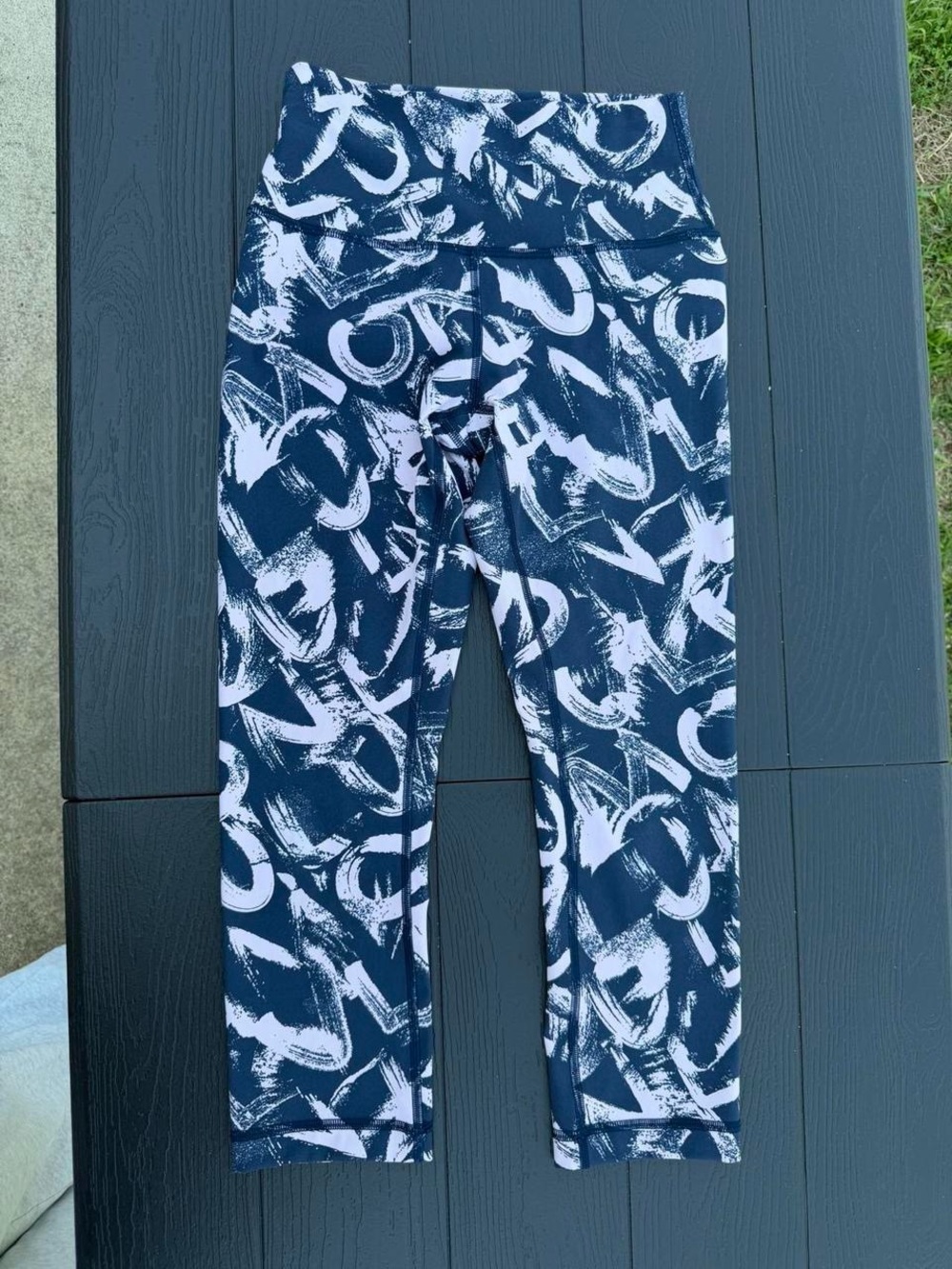 Lululemon wunder under full on luxtreme capri crop leggings size 4